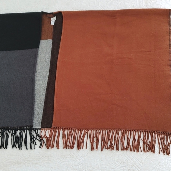 A New Day Womans Black and Brown Plaid Color block Fringed Cape/One size - Picture 6 of 10